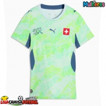 Camisa de Futebol Suíça Equipamento Secundário Mulheres Mundo 2026 Manga Curta